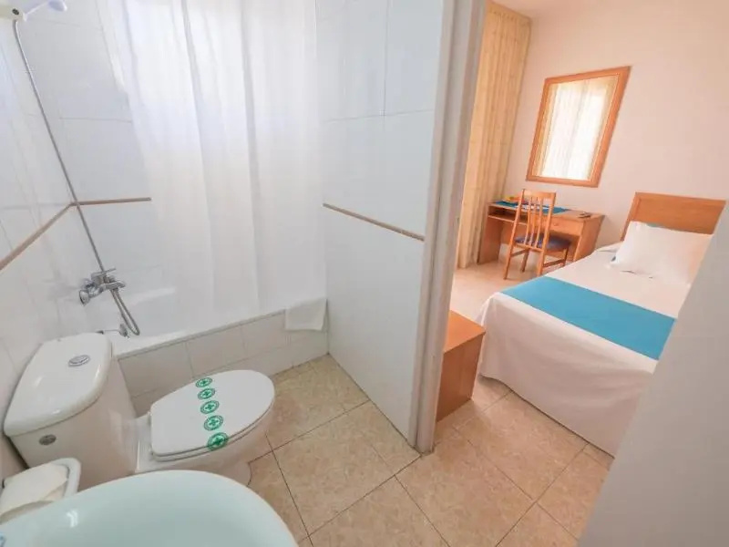 Hotel Checkin Pineda - Chambres