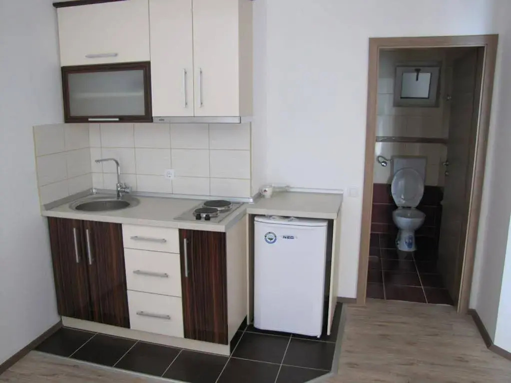 Golden Sunset Apartments - фото 12