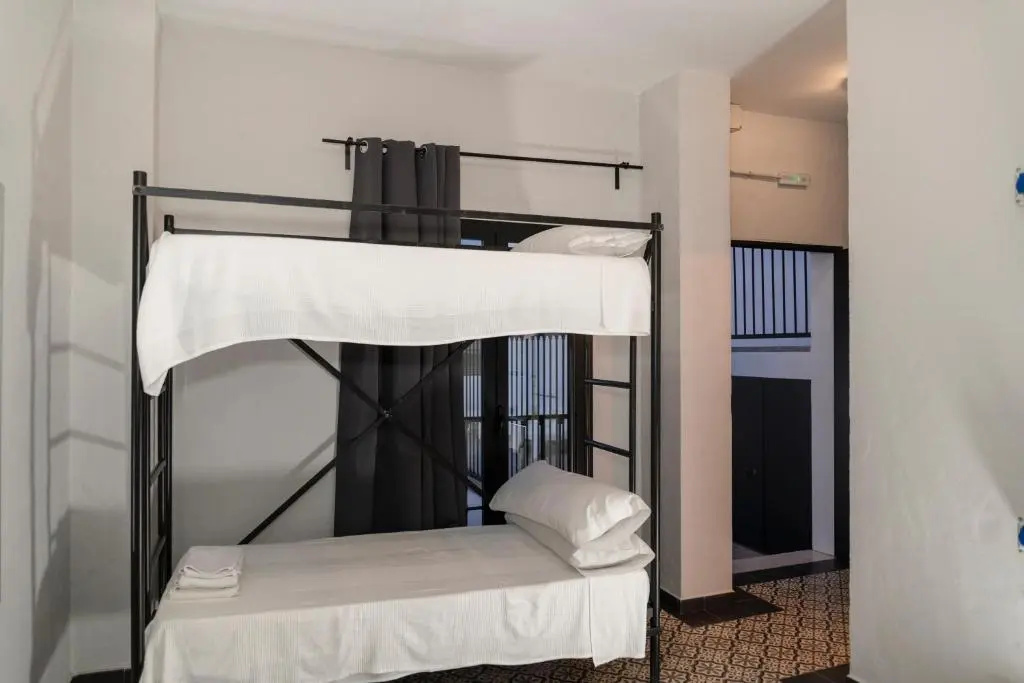 Economy room