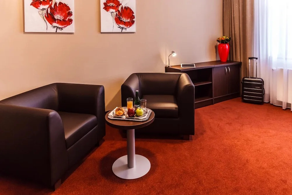 Lobby & Reception