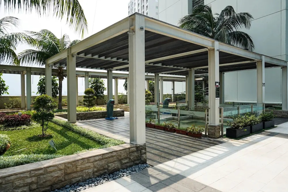 Modern 1BR Good City View Central Park Apartment By Travelio