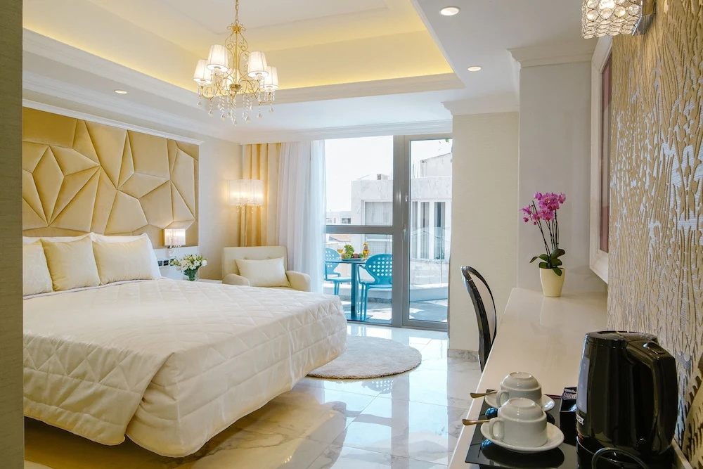 Qbic City Hotel — 3