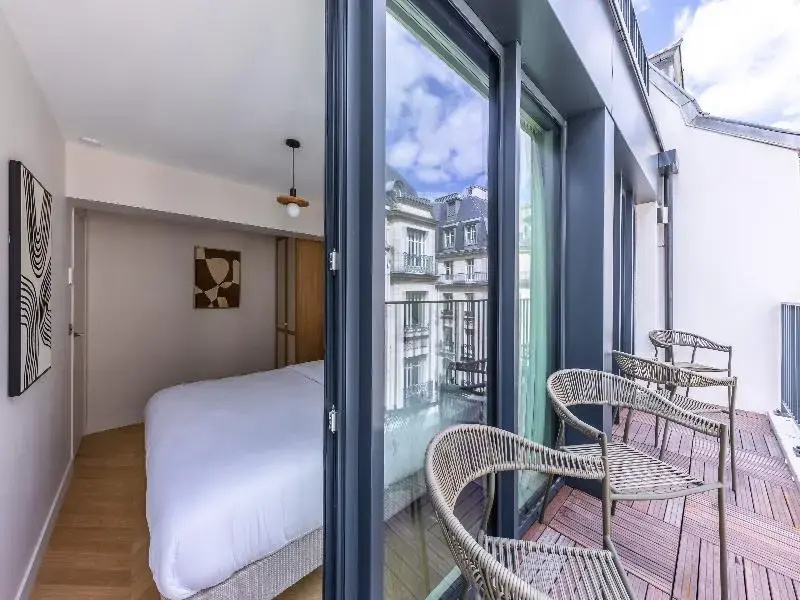 Apartment with balcony