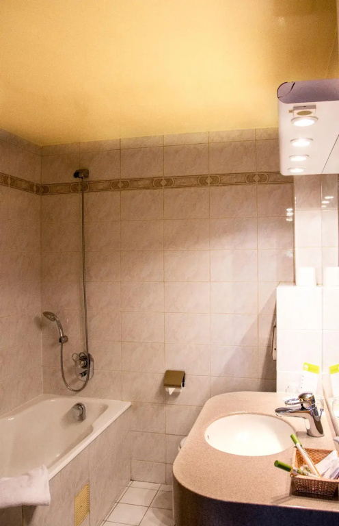 Hôtel Terminus Montparnasse 10
