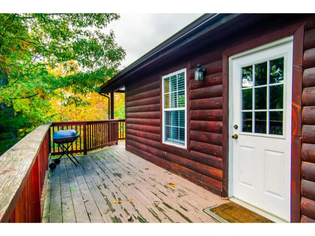 Papa Bear - Private with Hot Tub, Pool Table, and View