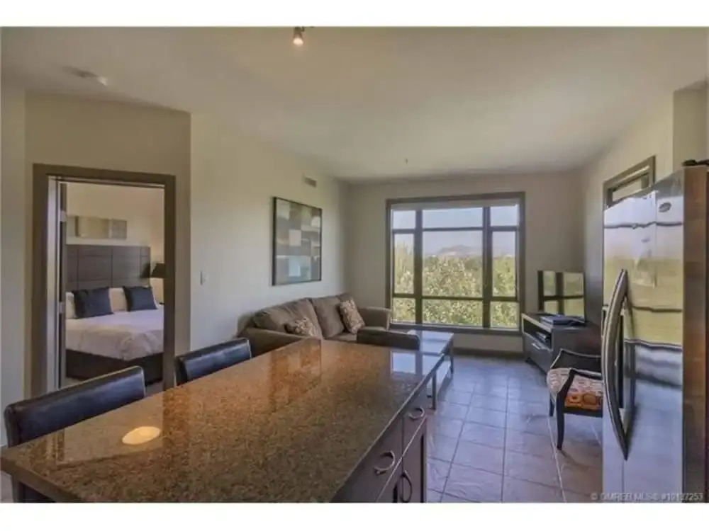 One of a Kind, Top Floor Apartment at Playa #632 - фото 10