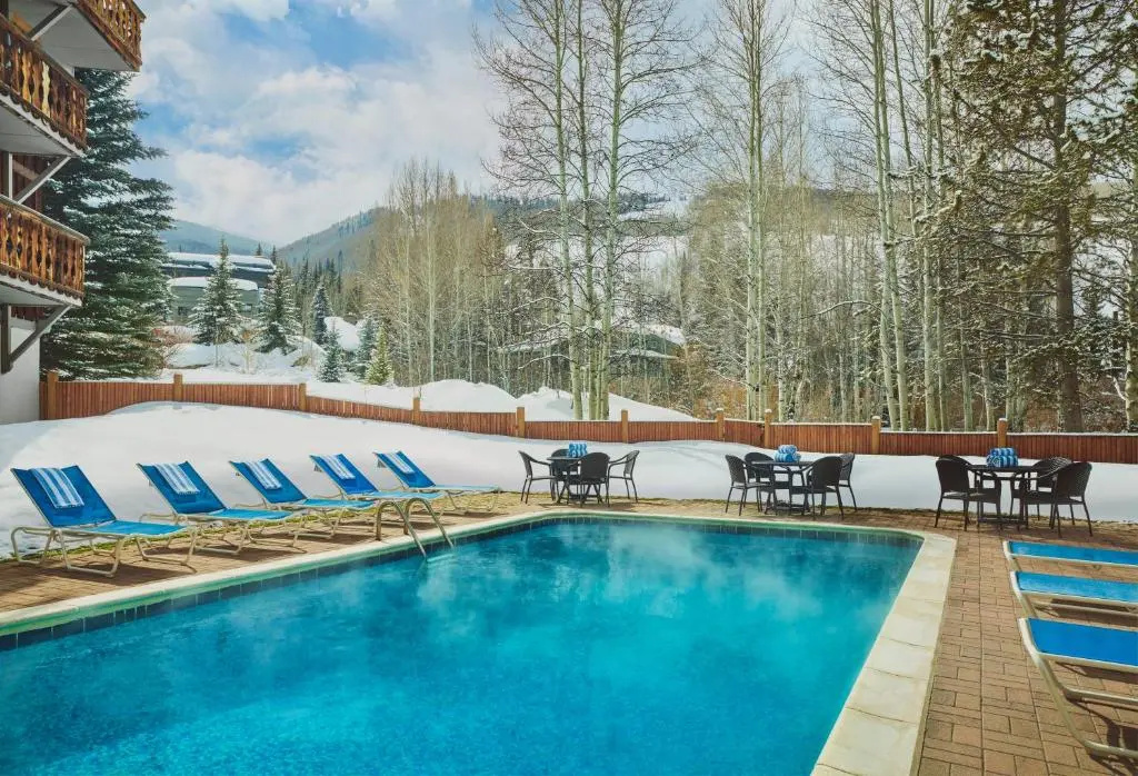 Standard room with mountain view