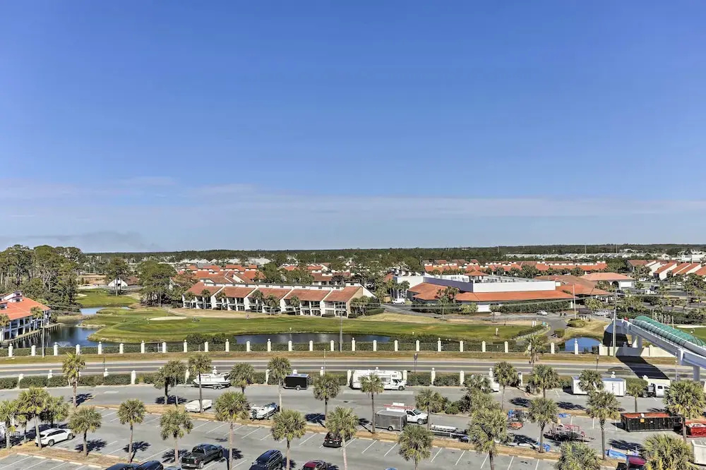Panama City Beach Condo w/ Balcony & Ocean Views