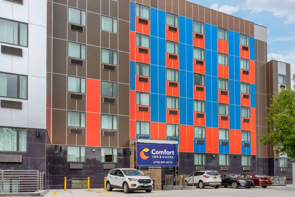 Comfort Inn & Suites near JFK Air Train