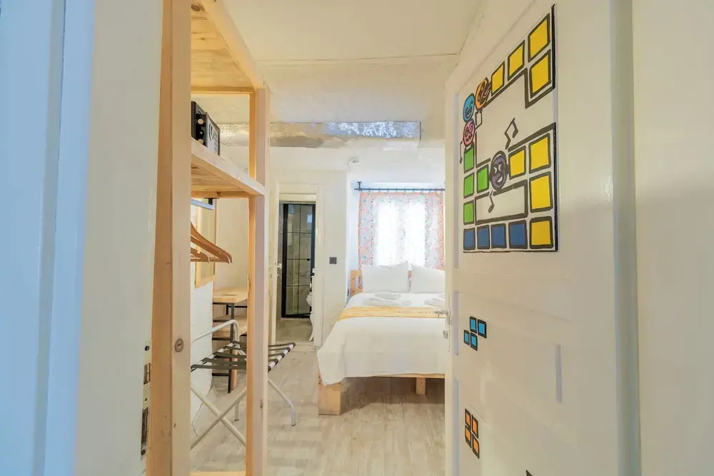 Economy room