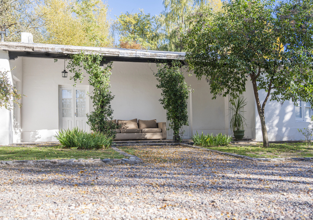 Postales Finca & Bodega by DOT Boutique