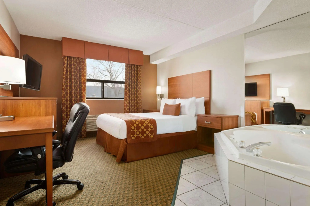 Deluxe Double room (full double bed)