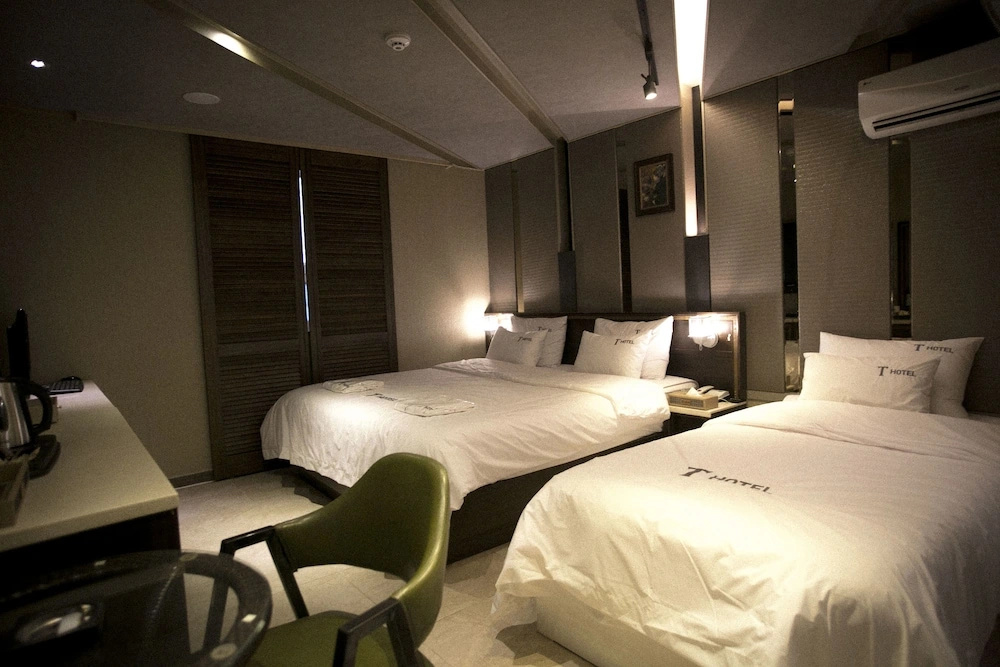 Deluxe Double room (twin beds)