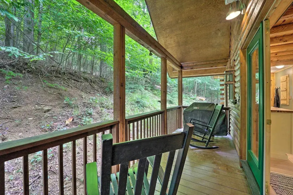 2 Decks & Fire Pit: Scenic Beech Mountain Retreat!