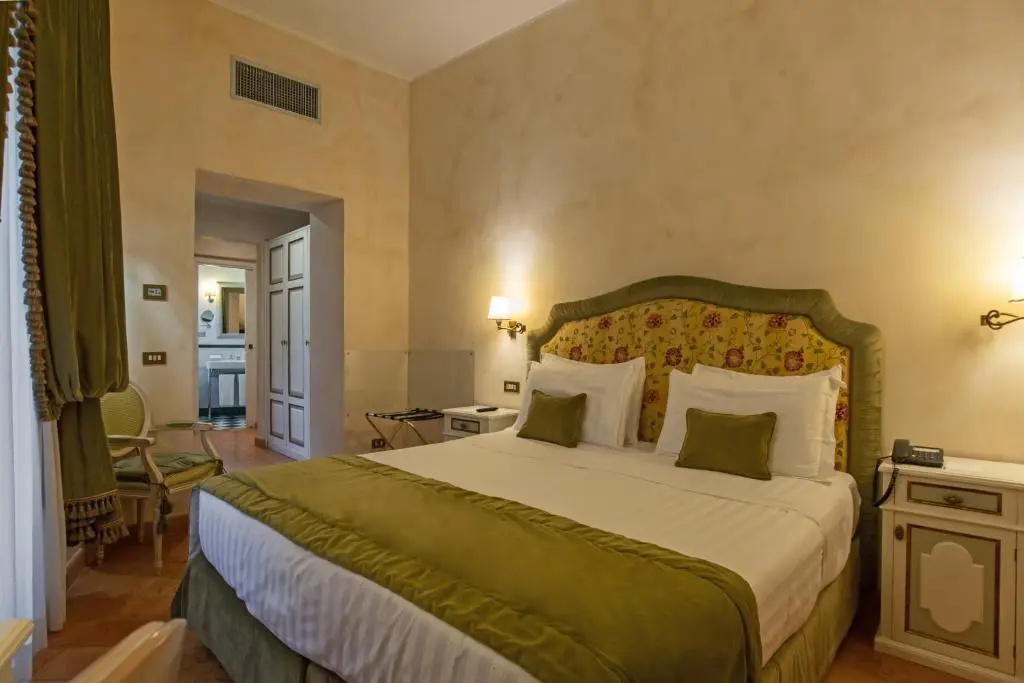 Executive Double room (full double bed)