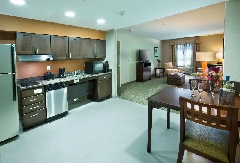 Homewood Suites by Hilton Newport Middletown, RI - Chambres