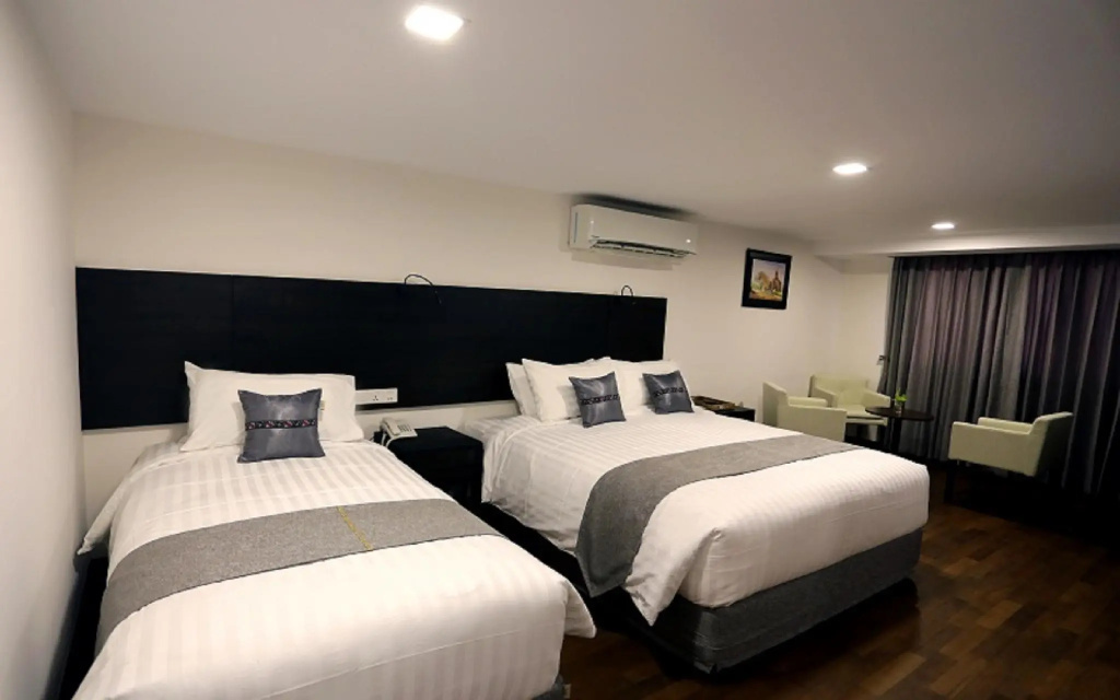 Standard Triple Family room