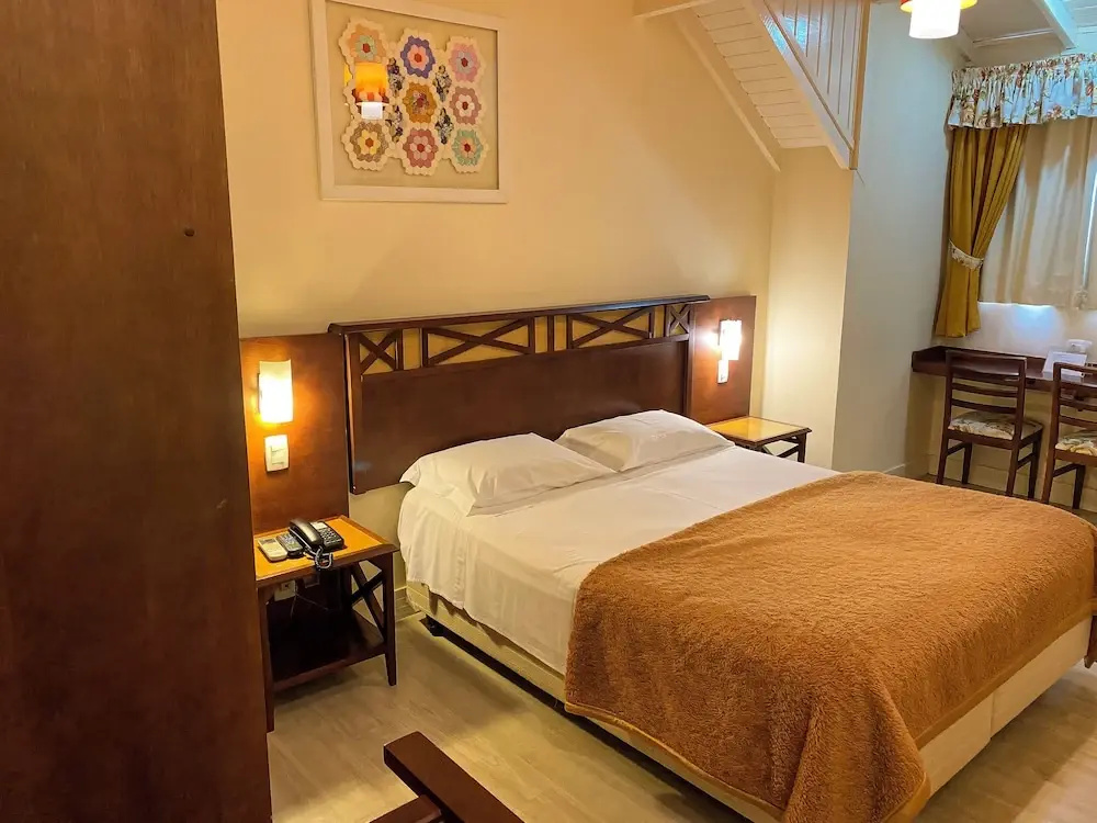 Deluxe Double room (full double bed)