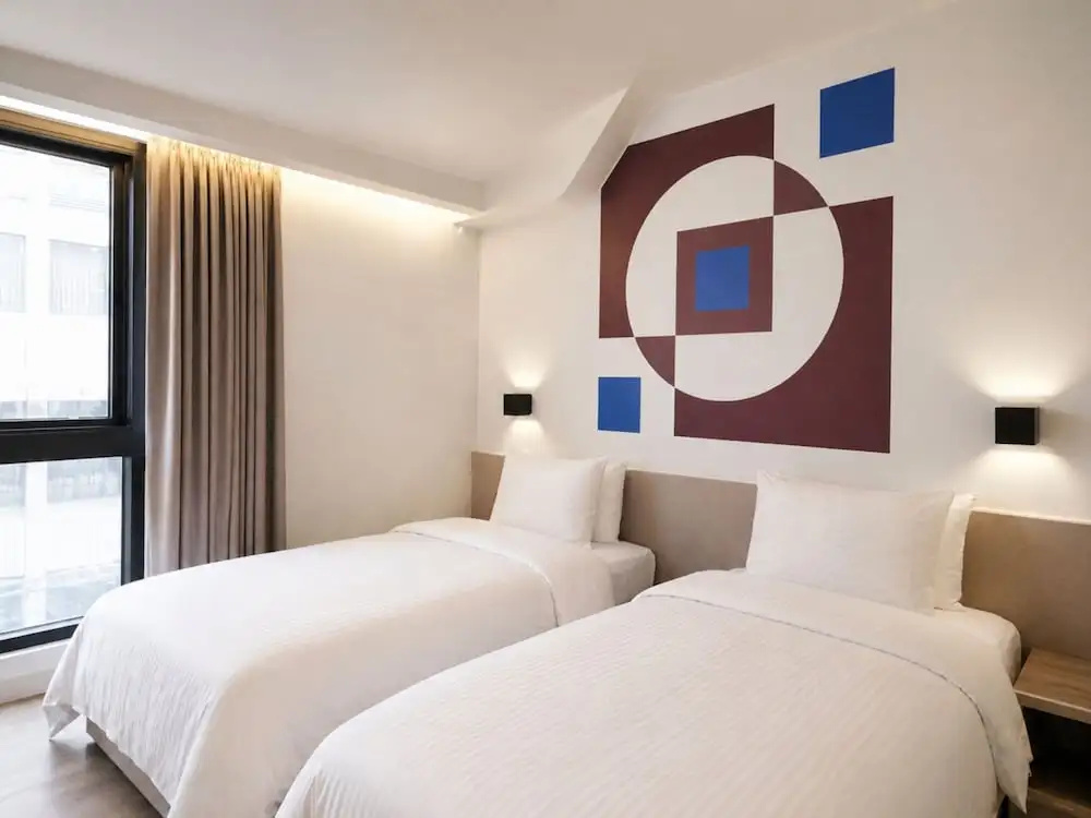 Standard Double room with city view (twin beds)