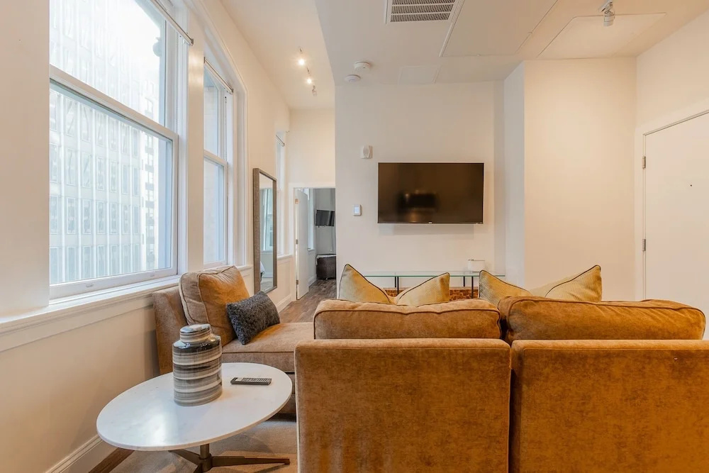 Inner Harbor's Best Furnished Luxury Apartments 1 Bedroom Apts by Redawning