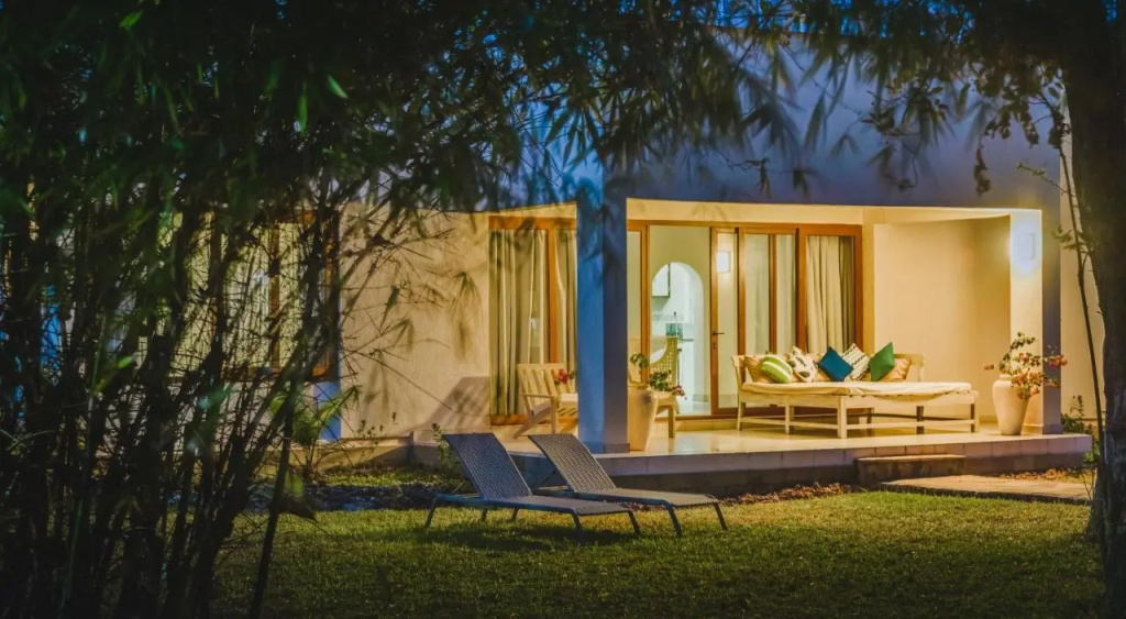2 Bedrooms Villa