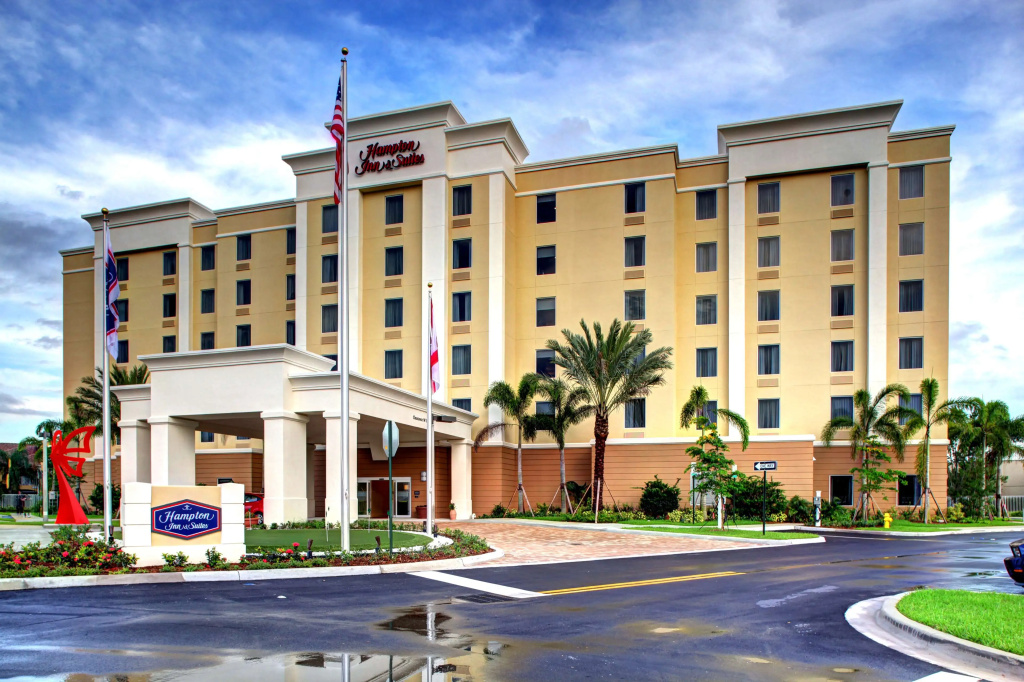 Hampton Inn & Suites Coconut Creek - Photo 1