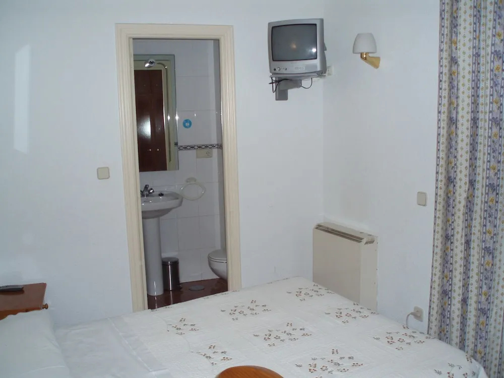 Standard Double room with balcony (full double bed)
