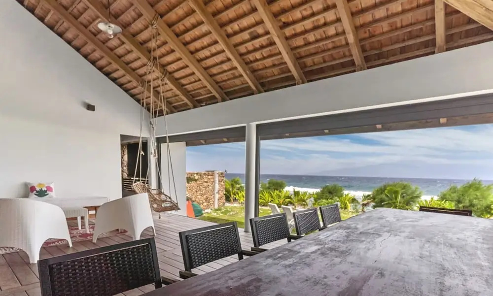 Coastal Bliss 1BR Bungalow by the Sea in Moorea