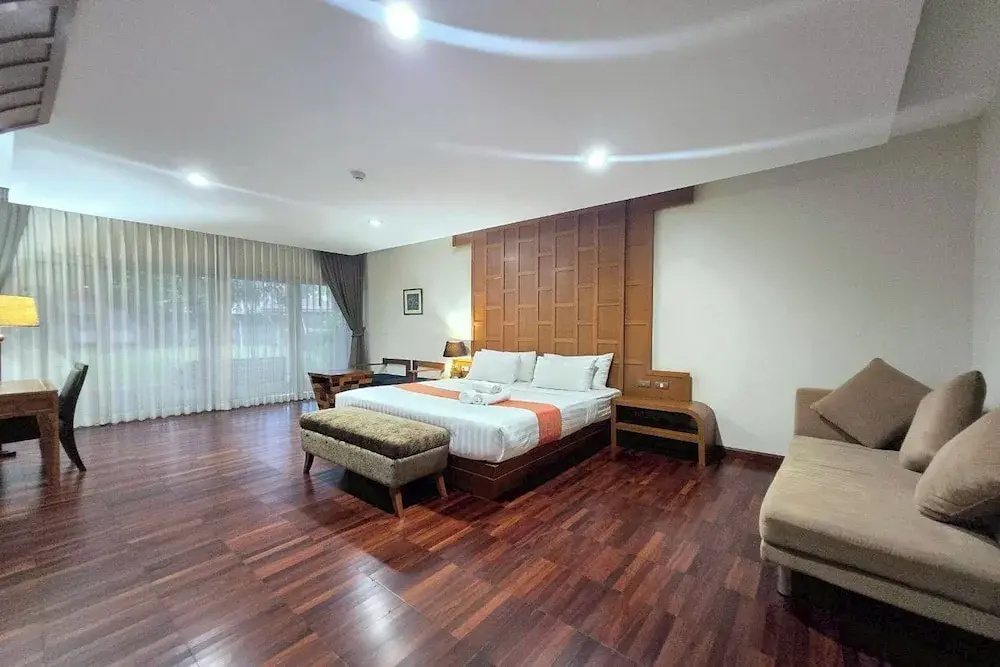 Double Junior Suite with balcony (full double bed)