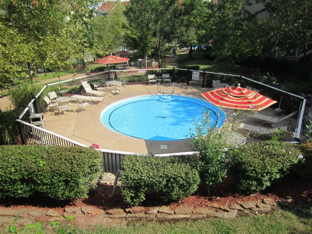 Brook Poolside Walk In-Meadow Brook - фото 14