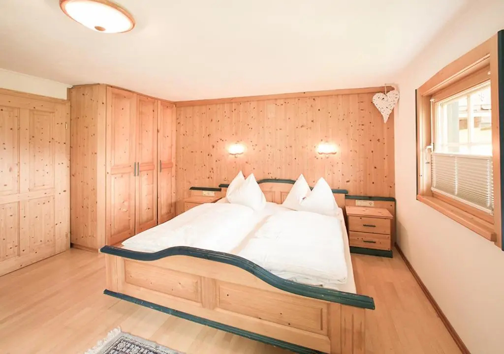 Standard Double room with balcony (full double bed)
