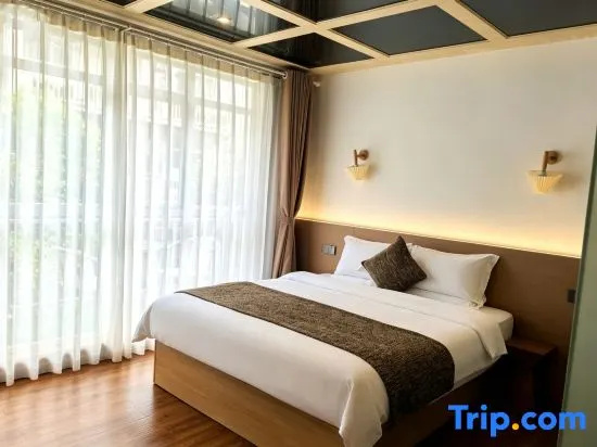 Standard Double room with balcony (full double bed)