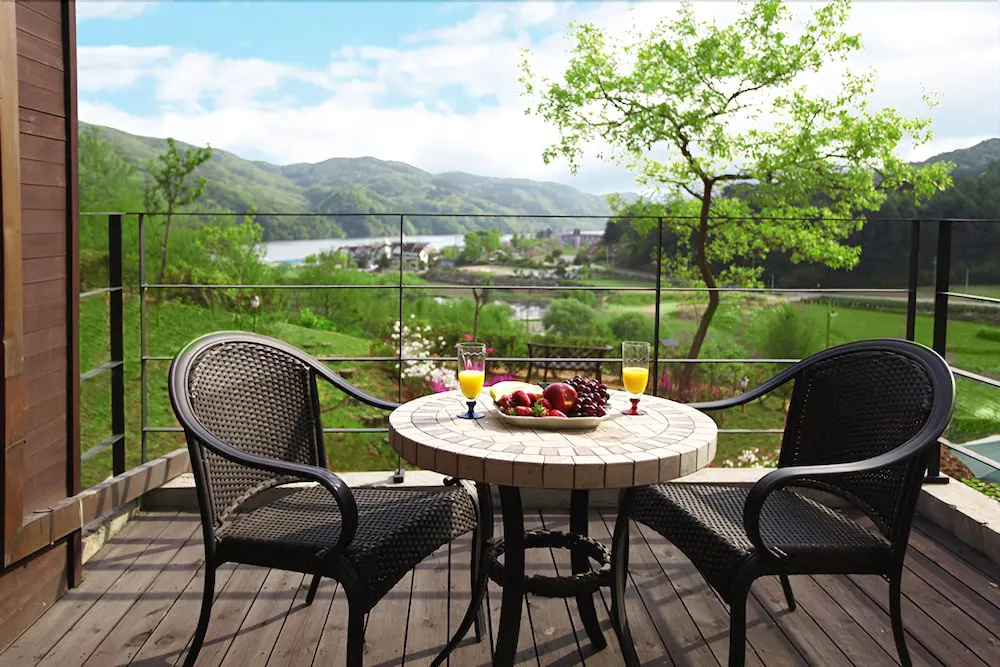 Balcony & Terrace