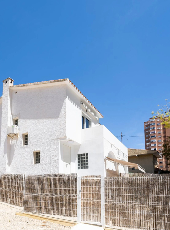 Apartamento con terreno privado - a 800m de Playa Poniente