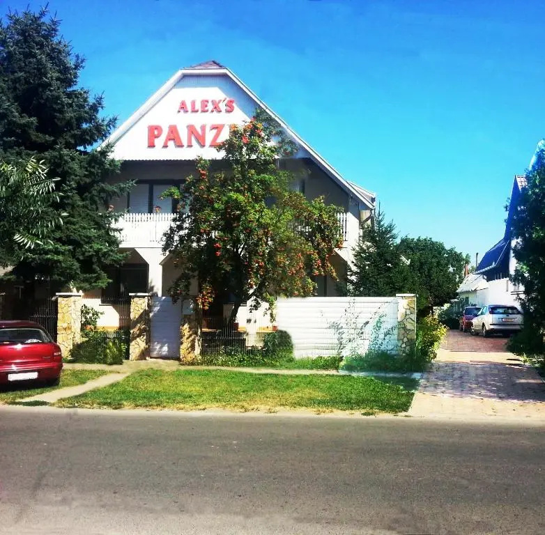 Alex's Apartman & Panzió
