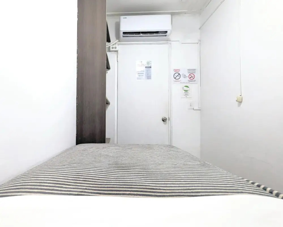 Economy room