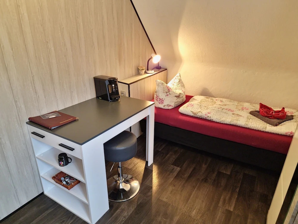 Economy room