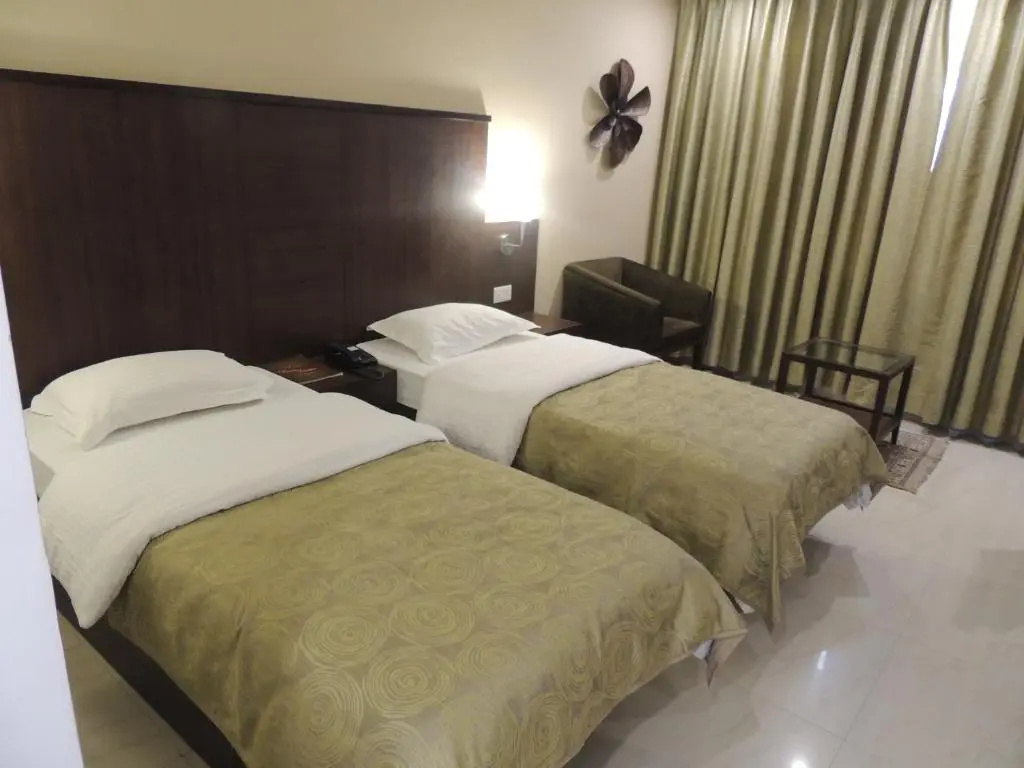 Executive Double room (full double bed)