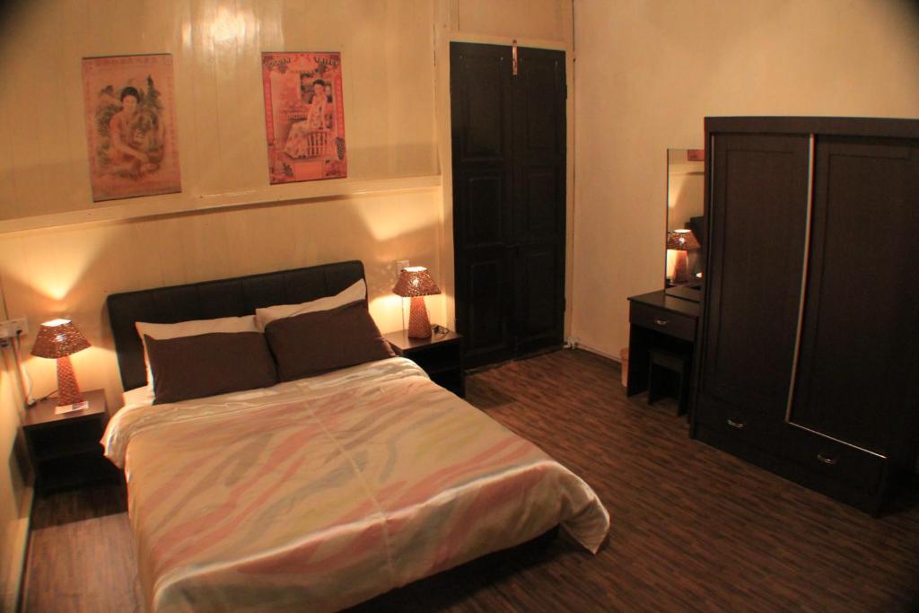 Muntri House
