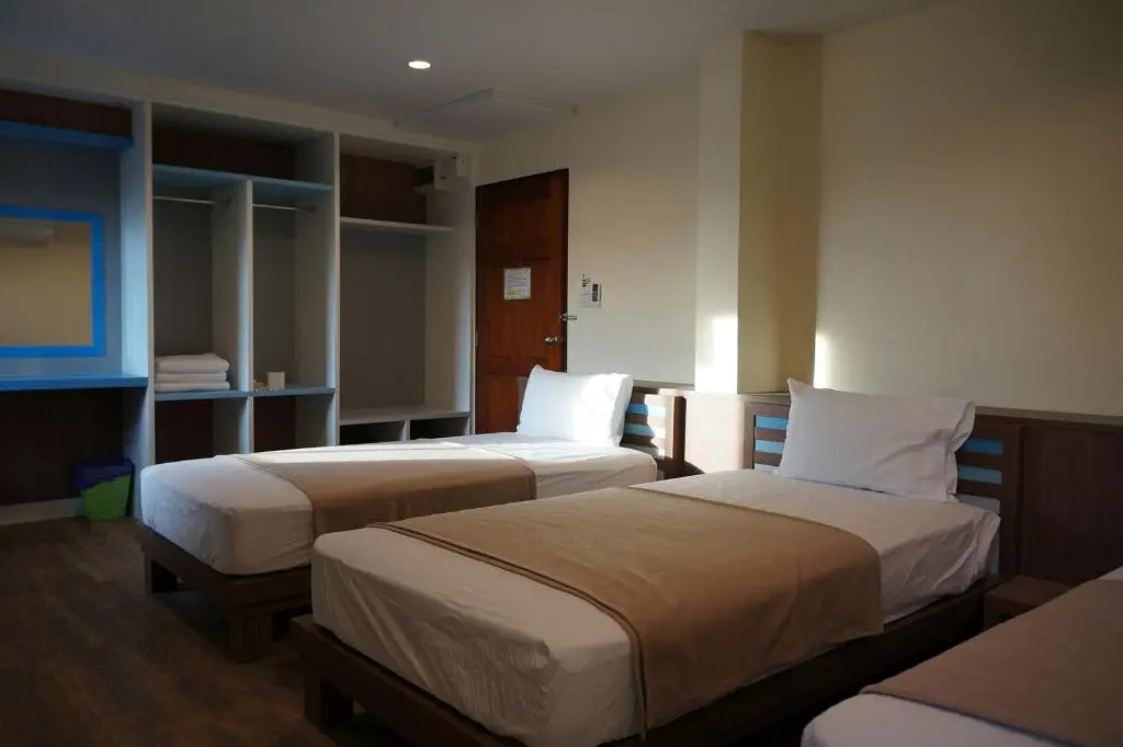 Standard Triple room