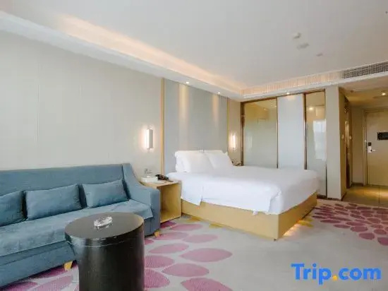 Deluxe Double room with view (full double bed)