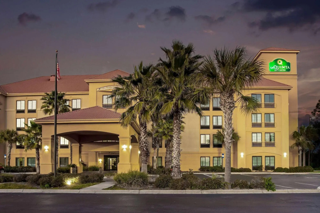 La Quinta Inn & Suites by Wyndham PCB Pier Park area