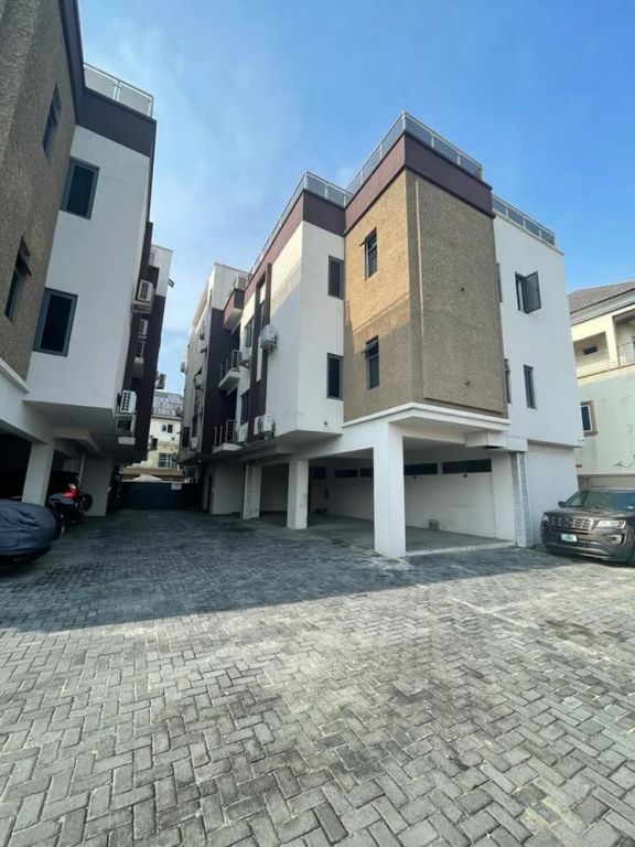 Modern Luxury 3 Bed With Pool & Gym in Lekki