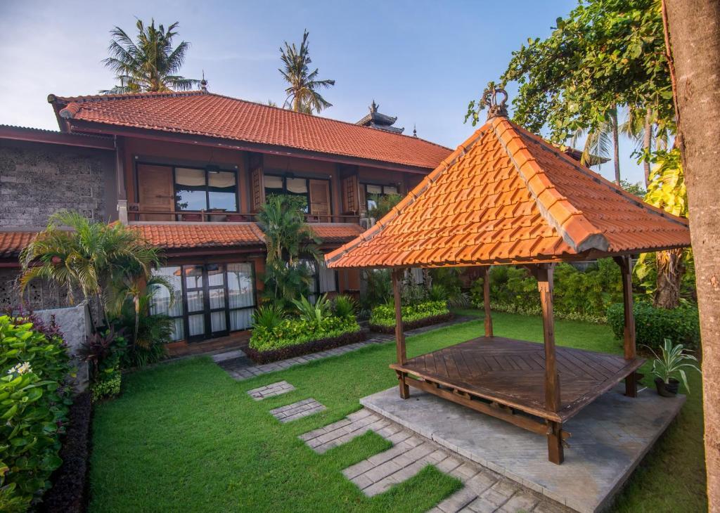 Nugraha Lovina Seaview Resort & Spa