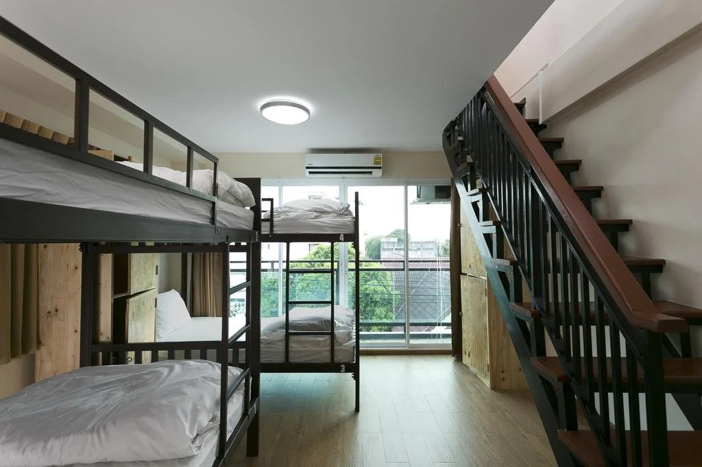 Small Space Cafe and Hostel