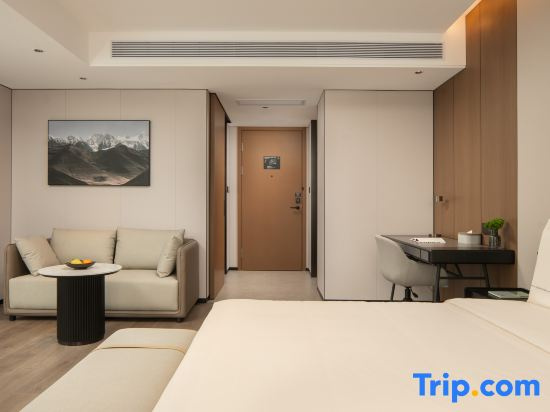 Premier room
