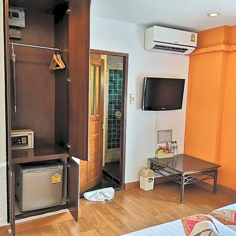 Standard room with canal view