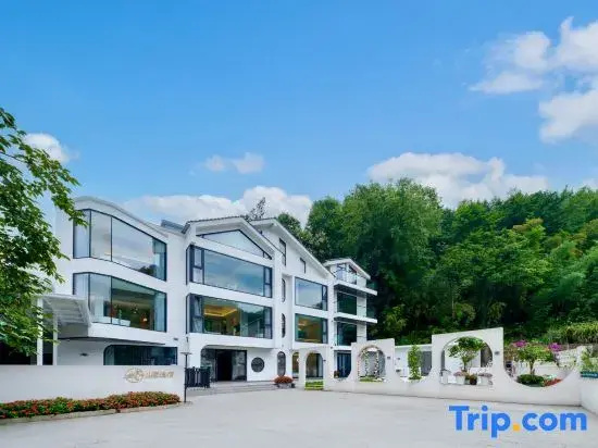 Anji Shanyin Yisu · Via Pure White Designer Pool & Stream View Resort (Yucun Branch)