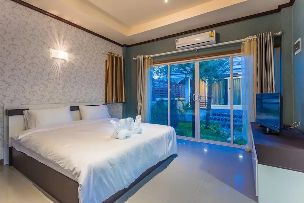 Standard Double room with balcony (full double bed)
