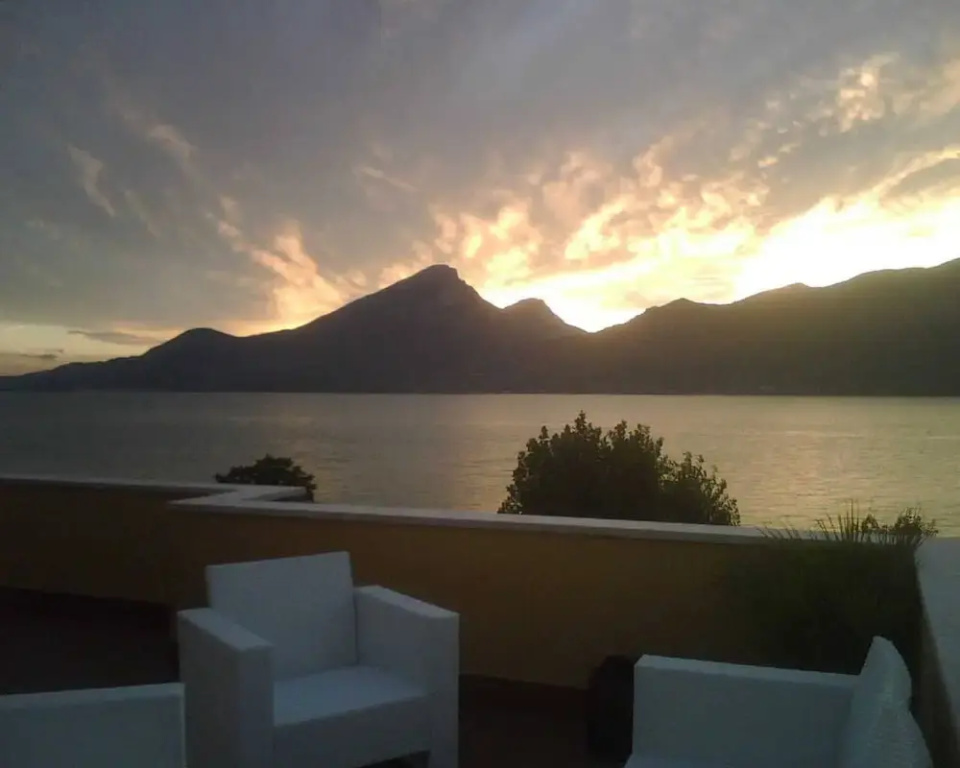 Modern Apartment With Large Terrace Malcesine